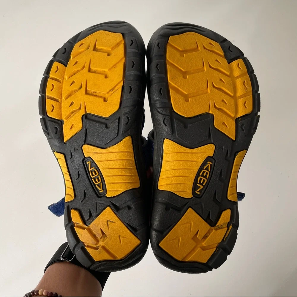 Keen Kids Navy Blue Charcoal Newport H2 Adventure Sandals Size 4 Waterproof